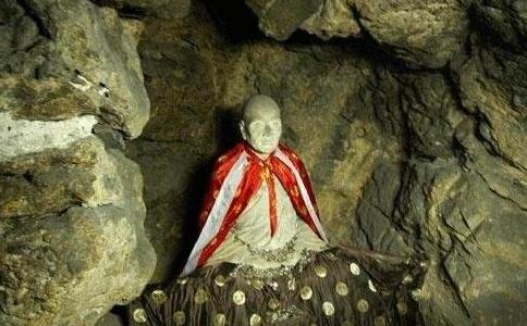 “法海事件”与其让人道歉不如请人念佛