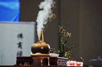 爱即慈悲，弘一法师的人生三境界，可以让枯木逢春、猛兽近人